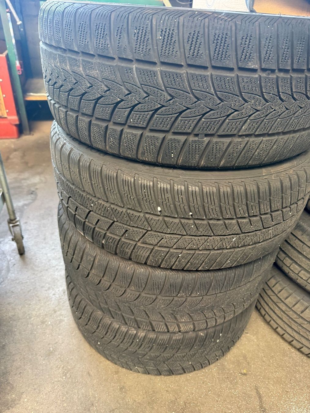 Volkswagen Pneumatici & Ruote complete: VW Passat,Scirocco 225/45R17 – Usato da Oftringen venduto da Leonsara 8