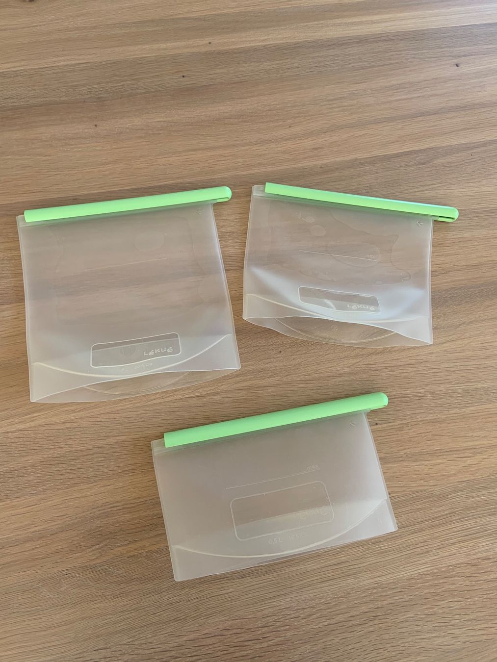 Komplettküchen: LEKUE Silikonbeutel+Butterdose+Meeresfrüchte-Set+Honiglöffel – Gebraucht aus Elsau von thu_ld7z