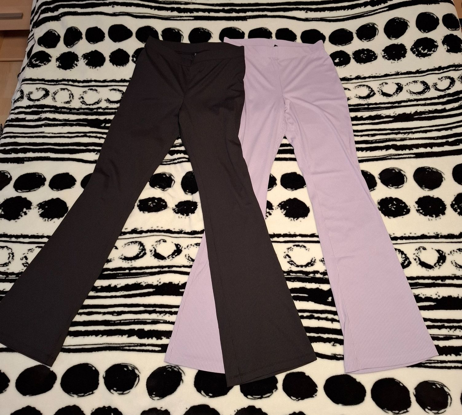 H&M Pantalons: 2x Gerippte leichte Hosen gr.M – Neuf (Voir description) à Oberurnen par rotty80 1