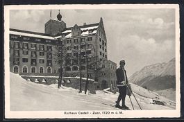 Zuoz, Kukrhaus Castell mit Skifahrer im 