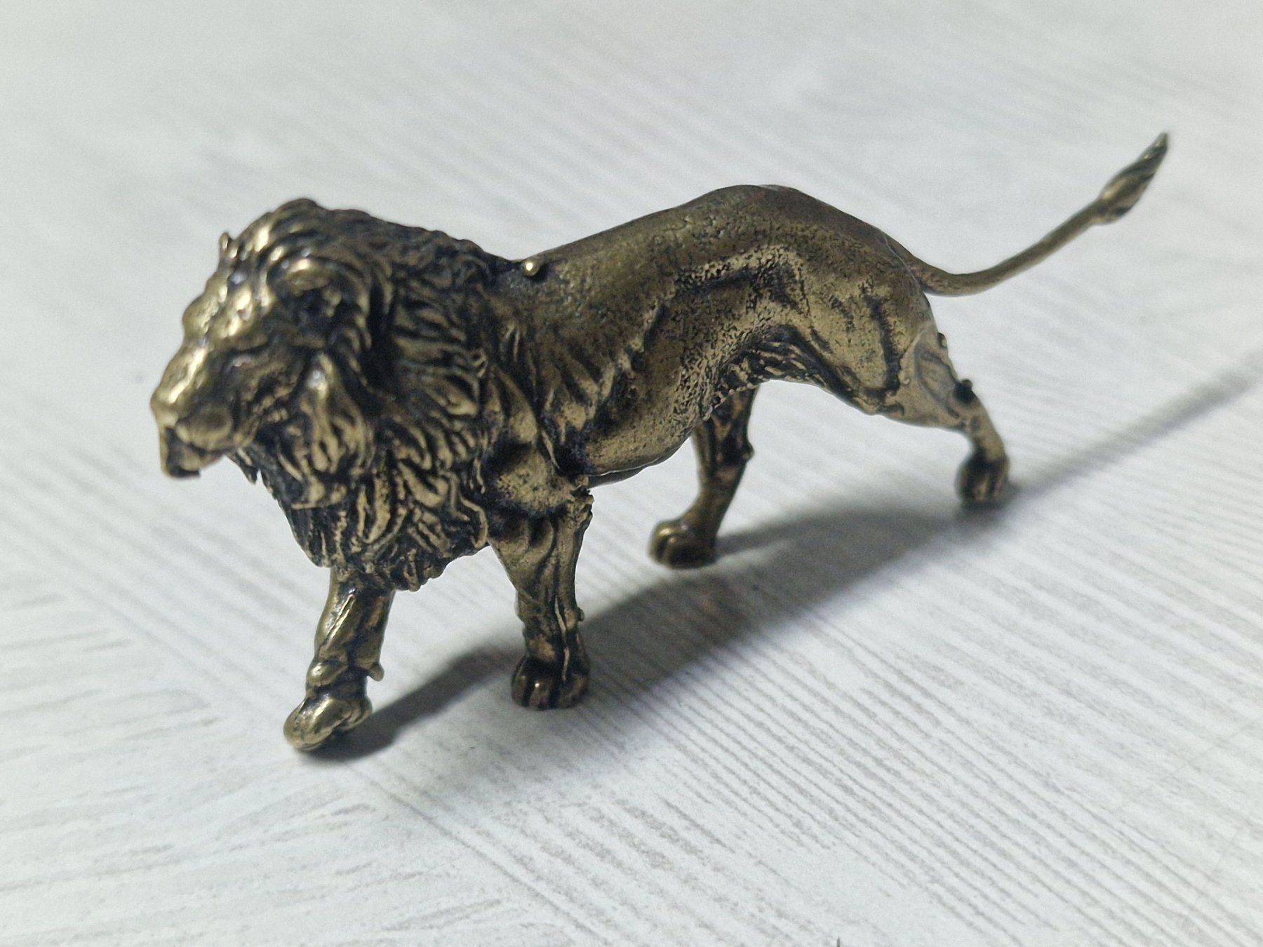 Statuette: Löwe  aus Messing – Nuovo (secondo la descrizione) da Uerkheim venduto da Justi.y 2