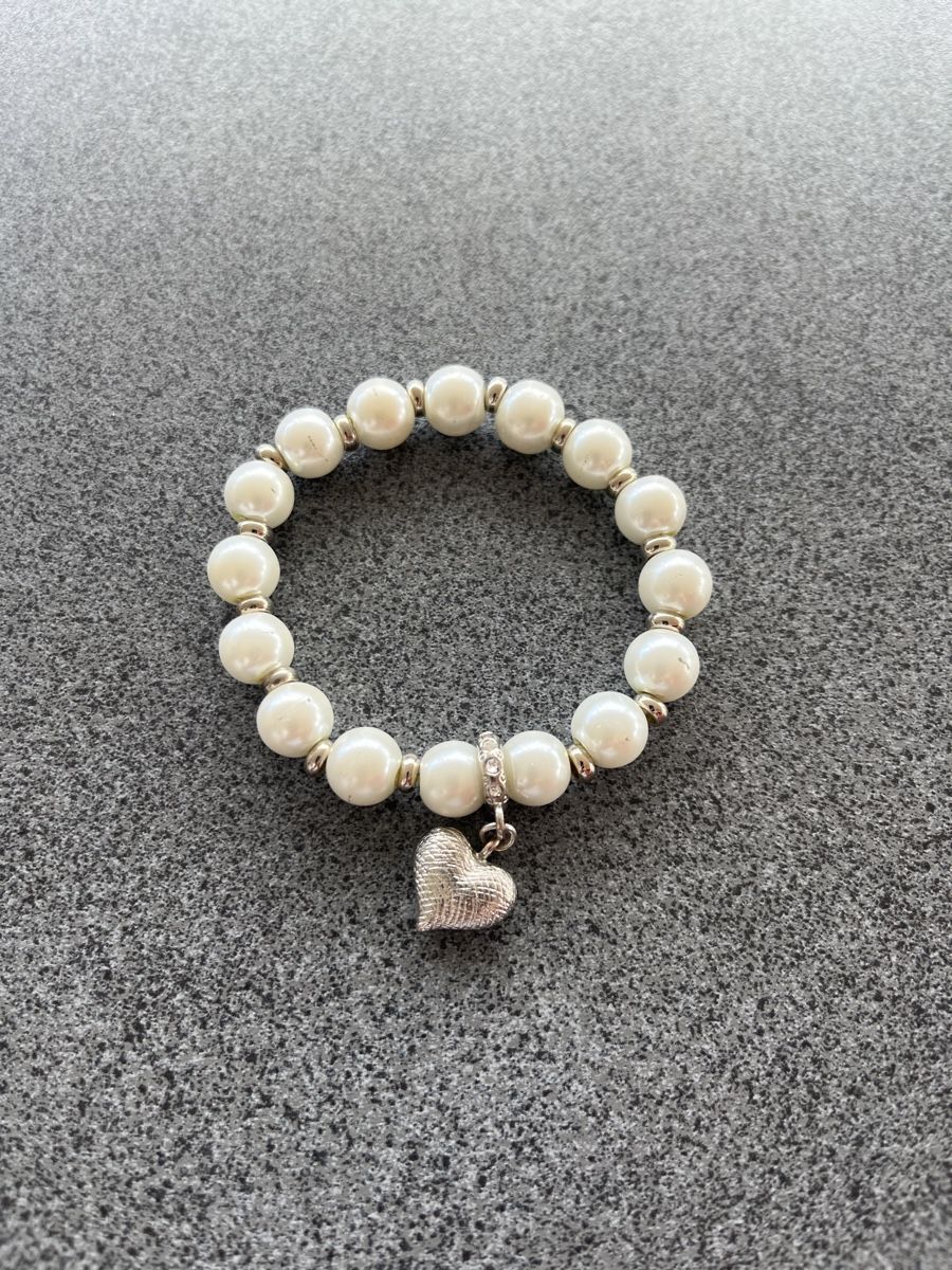 Bracciali & Braccialetti: Bracelet perle et cœur – Usato da Romont FR venduto da cat_j6ww