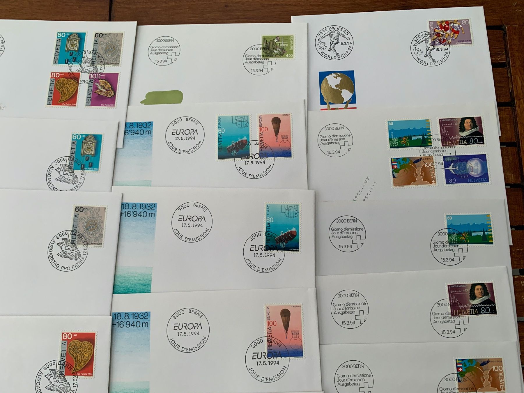 Alle Briefmarken: 1994 - 35 FDC - mit Einzelmarken - avec timbres isolés – Neu (gemäss Beschreibung) aus Chavornay von 4dphila 2