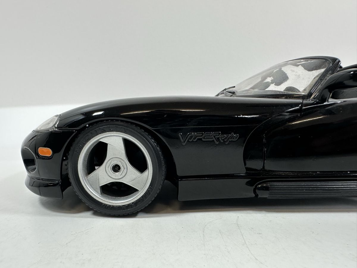 Bburago Modellini d'auto: Dodge Viper RT/10 1:18, schwarz, BBURAGO – Usato da Zofingen venduto da rf9_x2xt 9