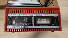 Autobatterieladegerät