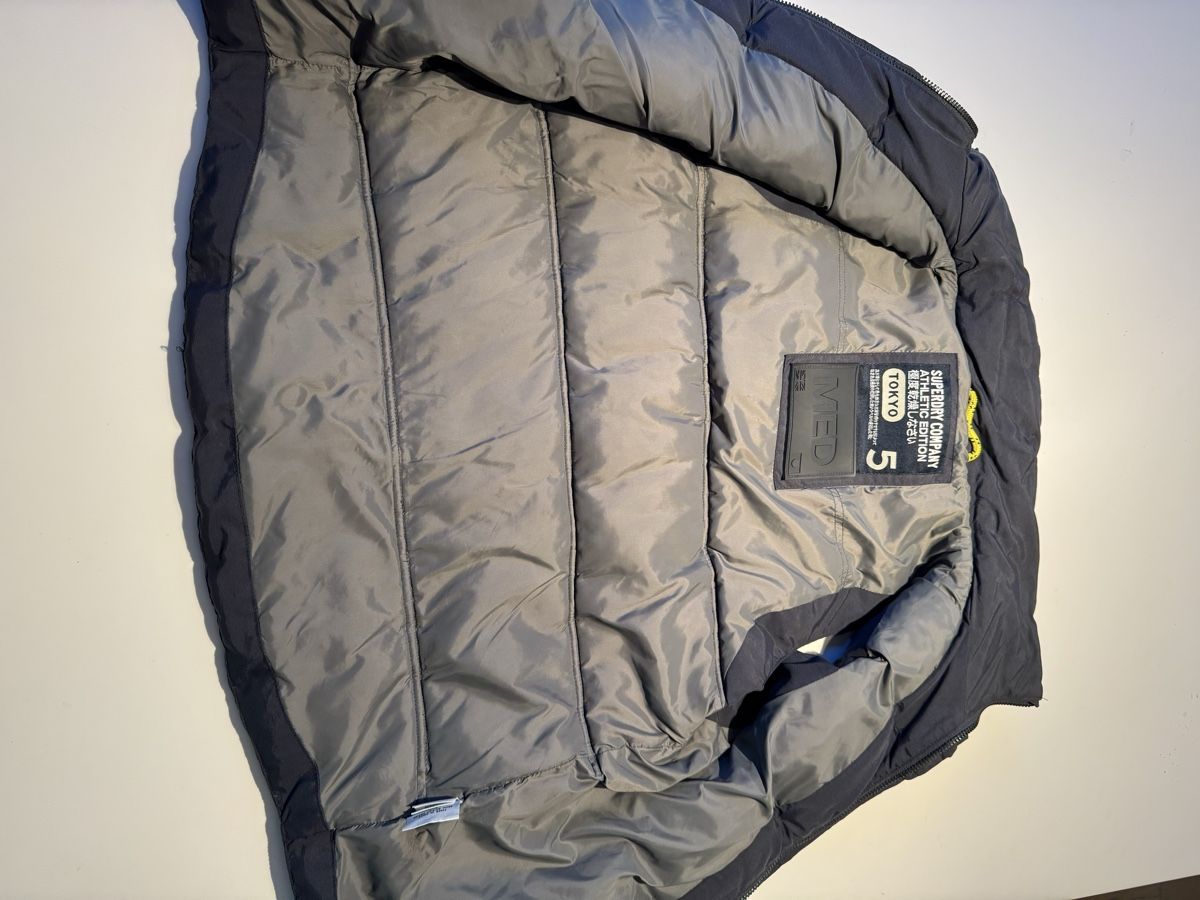 Superdry Jacken: Doudoune sans manche Superdry – Gebraucht aus Chêne-Bougeries von OB_Geneva 1