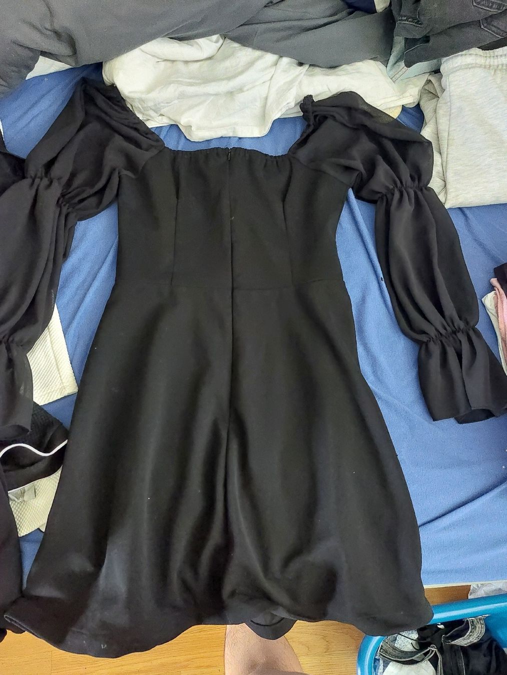 Kleider: Kleid schwarz Grösse S/M – Neu (gemäss Beschreibung) aus Gwatt (Thun) von B.D.999 4