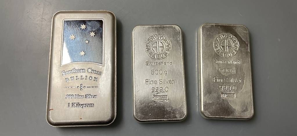 Edelmetalle: 2kg Feinsilber – Gebraucht aus Stein AG von M.PEAKY
