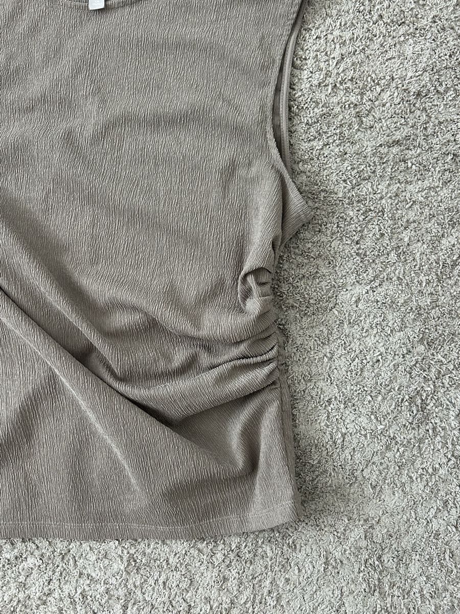 H&M Top: H&M Top, Gr. M – Nuovo (secondo la descrizione) da Kloten venduto da lga_zy7n 2