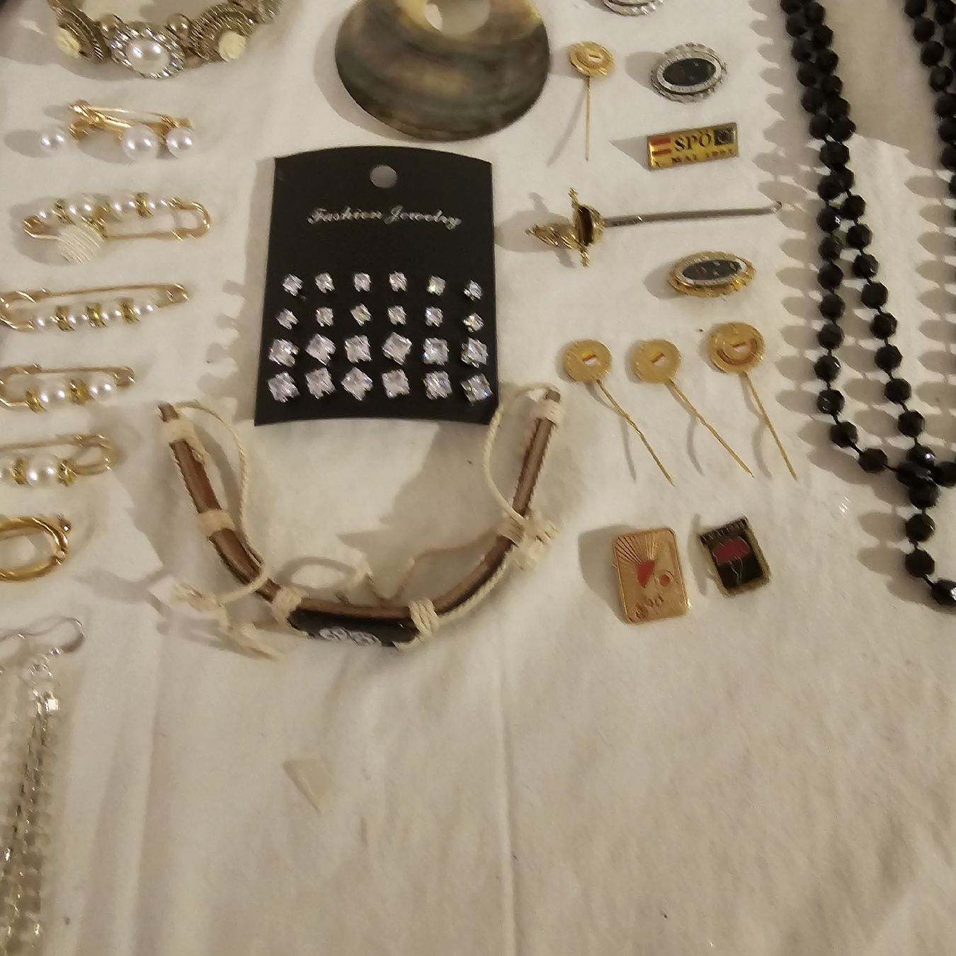 Altri gioielli: ENDET 85 teiligen schmuck lot diverses – Nuovo (secondo la descrizione) da wolfhalden venduto da 46464646 6
