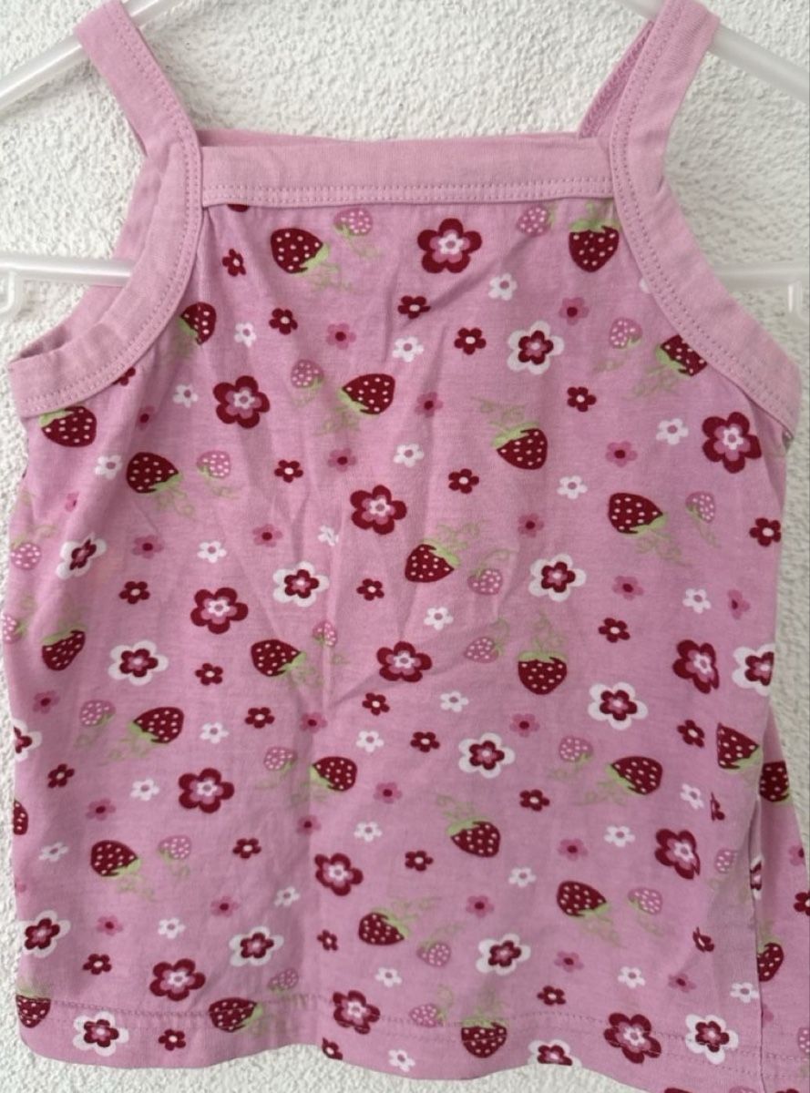 Hemden, Tops & T-Shirts: Mädchen Top mit Erdbeeren und Blumen Grösse 80 Rosa – Neu (gemäss Beschreibung) aus Freidorf TG von nad_fxh7
