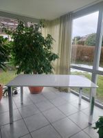 Massgefertigter Tisch