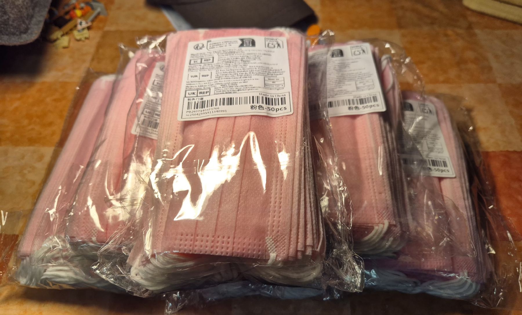Medizinische Pflegemittel: Masques chirurgicaux roses – Neu und originalverpackt aus Onex von pie_bx5h 2