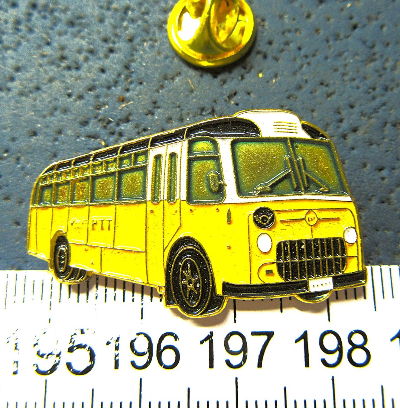 Swiss Plaquettes & Badges: POSTAUTO PIN PTT SCHWEIZ – D'occasion à Ettingen par Hausi4711