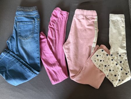 Lot de 4 pcs pour fille avec quelques taches occasion