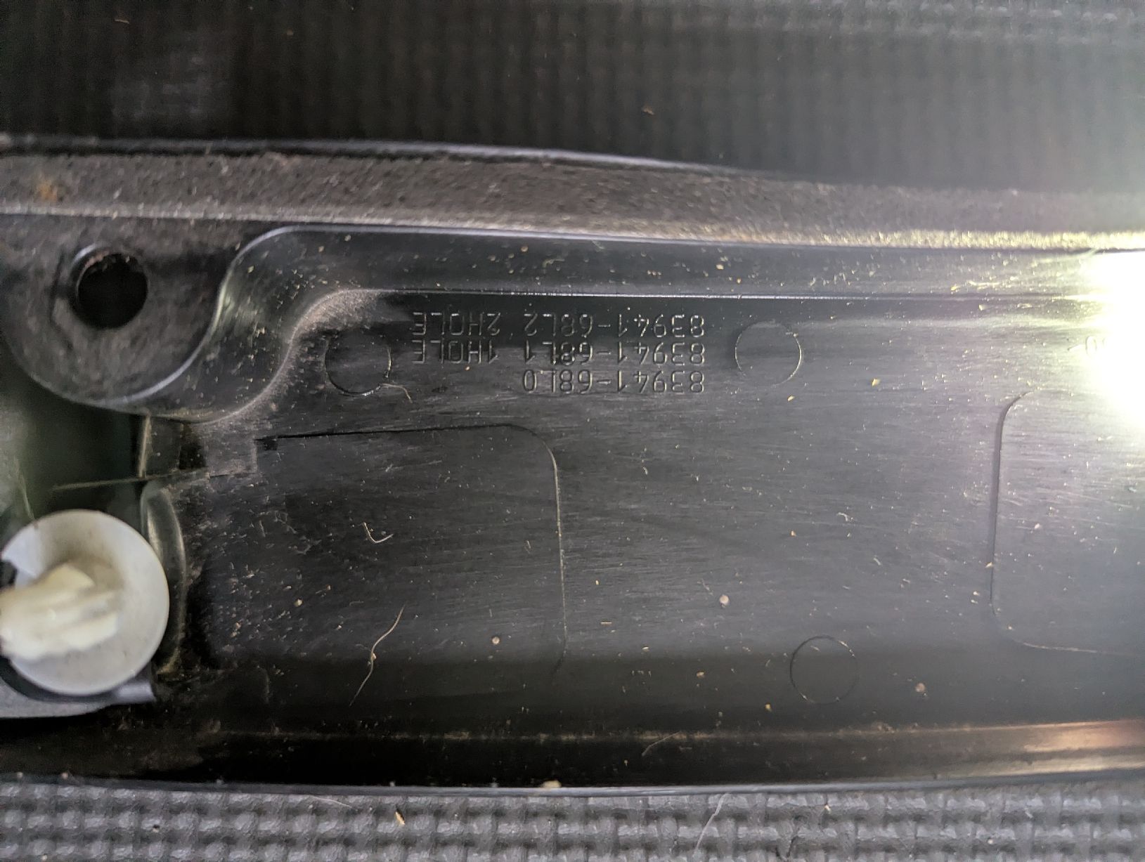 Tutti pezzi di ricambio auto: Heckklappengriff 83941-68L0 gebraucht – Usato da Wünnewil venduto da Susuki125gt 1