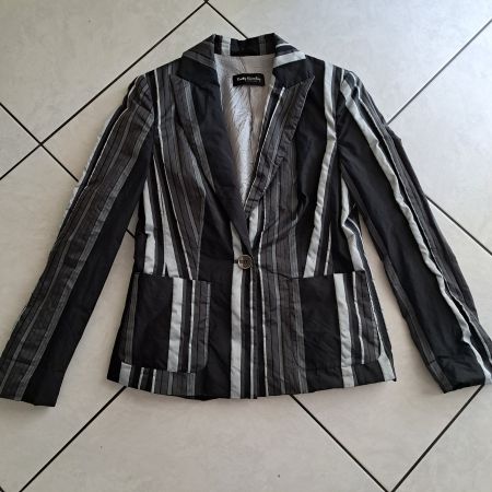 Lässiger Blazer von Betty Barclay Gr. 40 Neuwertig
