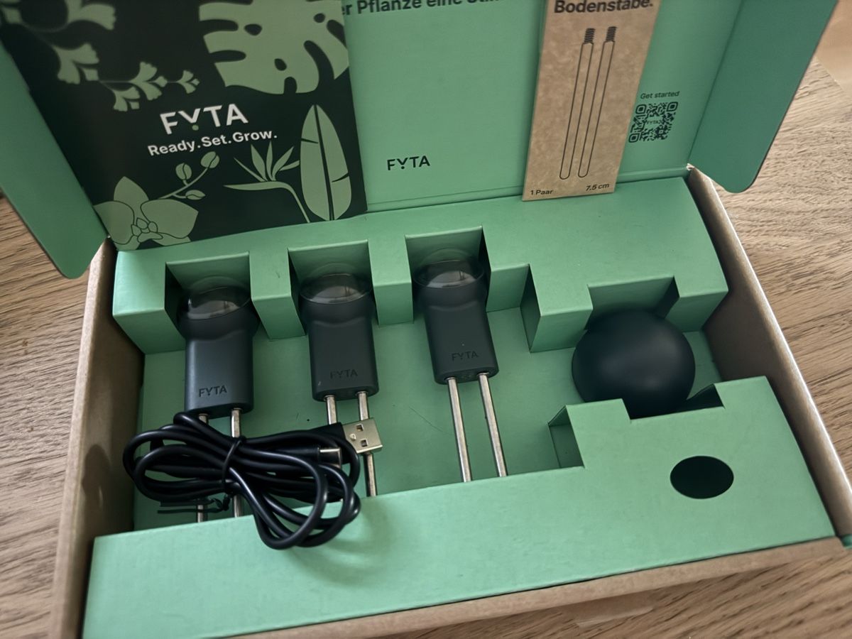 Sistema di controllo: FYTA 3x plus Wlan Hub + Bodenstäbe NEU – Nuovo (secondo la descrizione) da Pfungen venduto da HM-Auctioneer 1