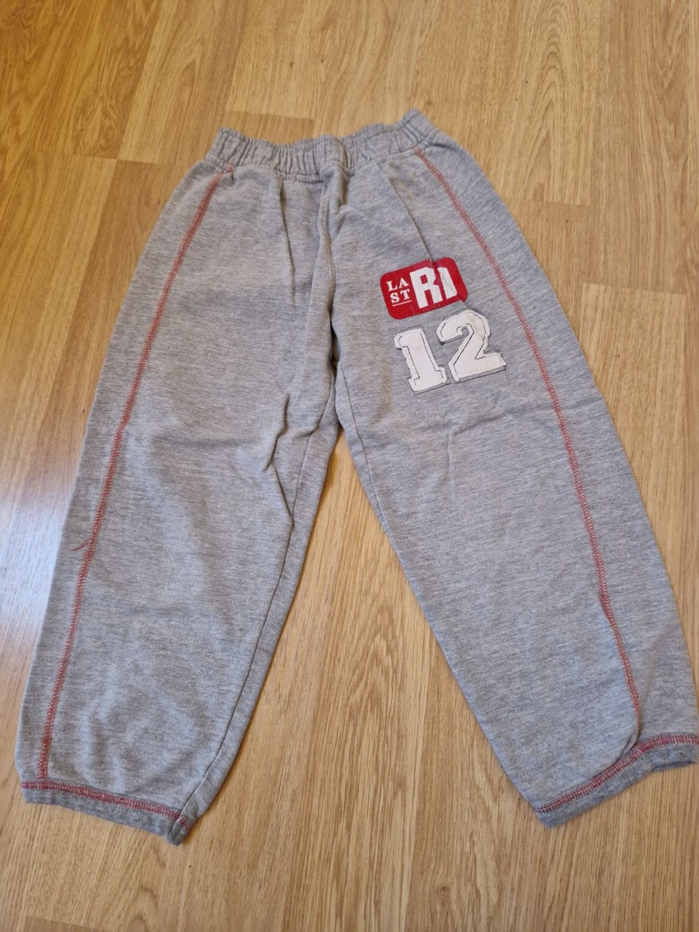 Pantaloni: Trainerhose / Jogginghose 122 / 128 – Usato da Giswil venduto da movo08