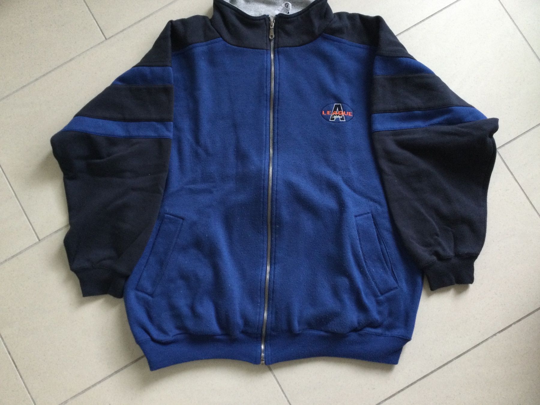C&A Giacche: Freizeitjacke mit Reissverschluss plus Pullover in blau – Usato da Baar venduto da negombo 1