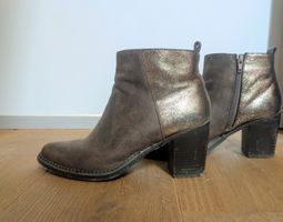Boots Vanessa Wu pointues en véritable cuir – Taille 39