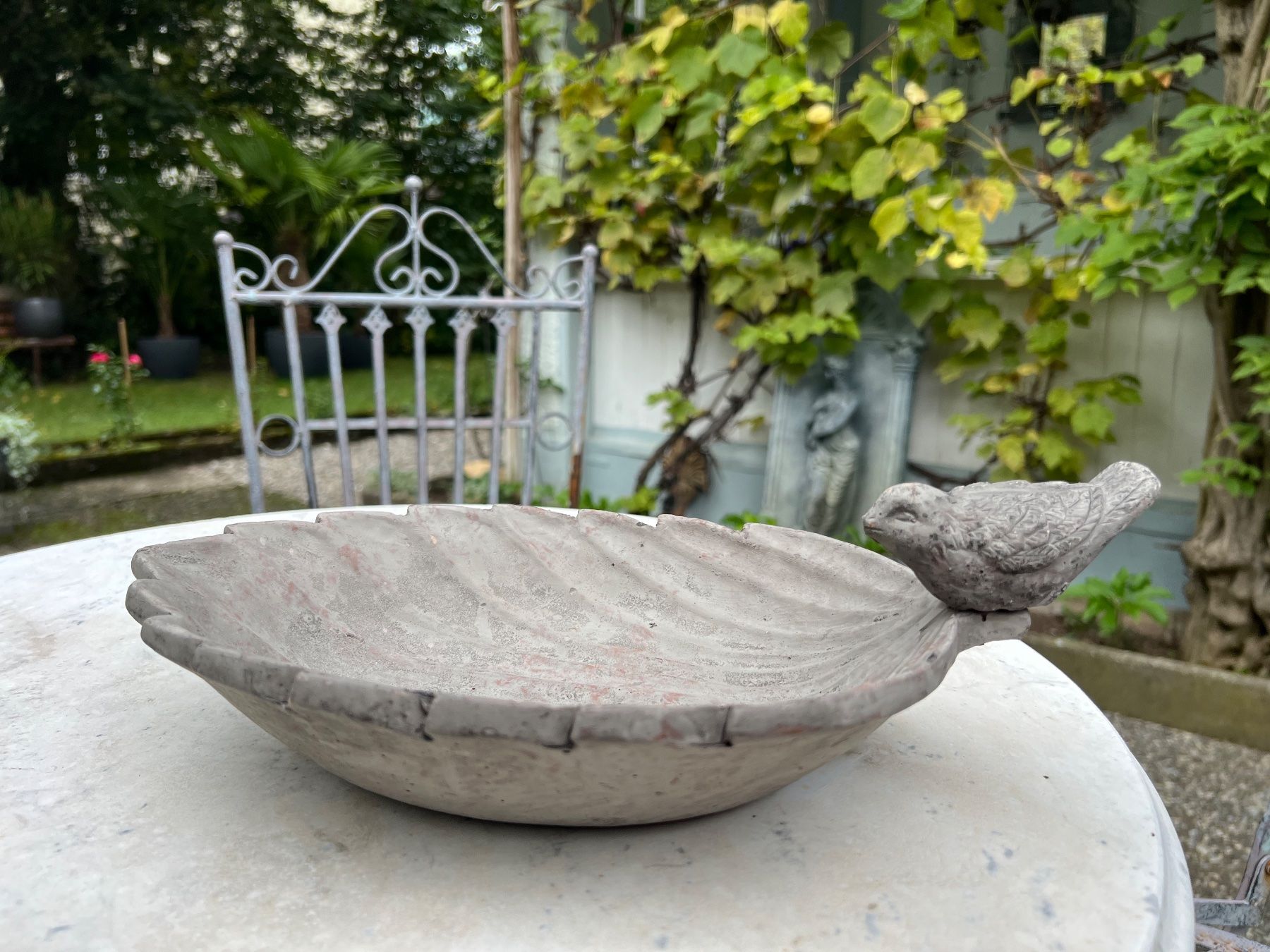 Tutte le decorazioni: Blatt mit Vogel Steinoptik Vogelfutterbehälter Shabby Chic – Nuovo (secondo la descrizione) da Bern venduto da FANTASTICTREASURES 2