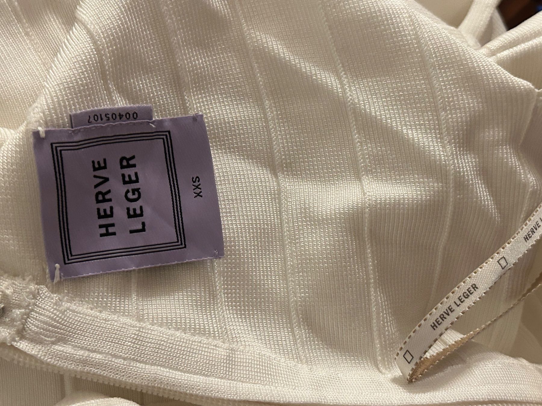 Kleider: Herve Leger White Dress – Gebraucht aus St.Josefen von lop_lh8d 1