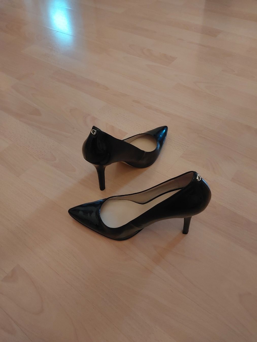 Damenschuhe: Guess Pumps Lackleder schwarz 40 – Neu (gemäss Beschreibung) aus Rorschach von von_gz5r 4