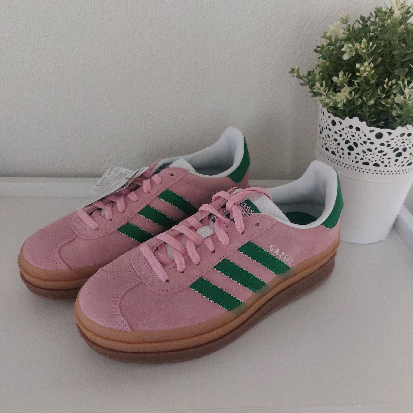 Adidas Scarpe da donna: Adidas 36 2/3 – Nuovo e nell'imballaggio originale da St-Maurice venduto da Ros_xgj8