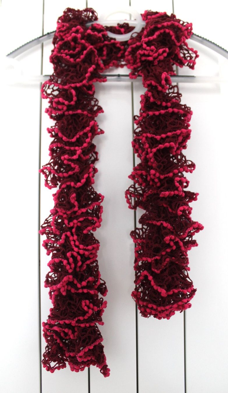 Foulard & Sciarpe: Fiolet-Rosa Farbender Strick Schal – Usato da Locarno venduto da madame-tus-sauds