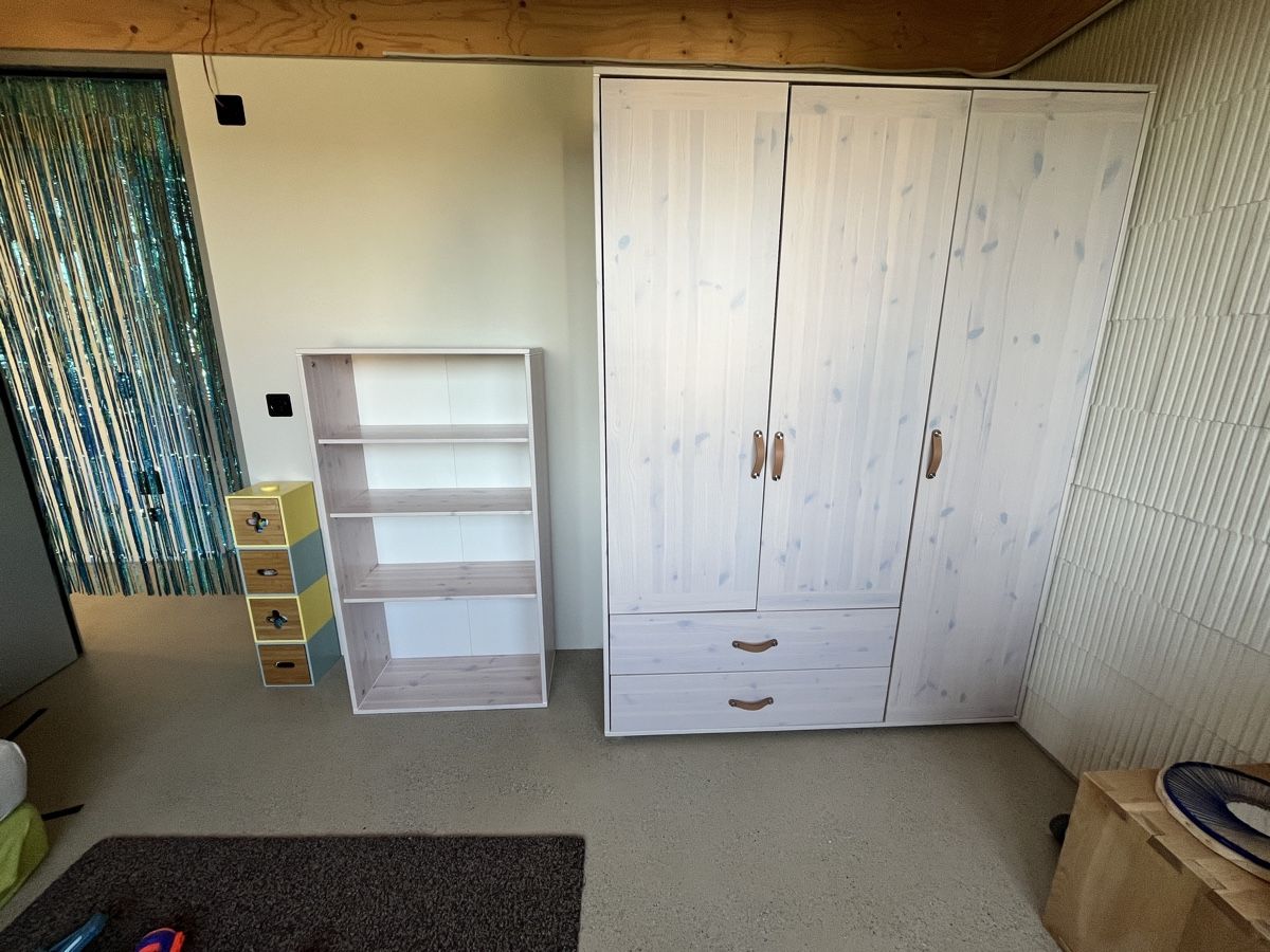 Flexa Armadi: Flexa Schrank, helle Kiefer, gut erhalten – Usato da Birsfelden venduto da Ric8do 2