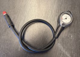 Apeks Finimeter mit Schlauch, sehr gut er