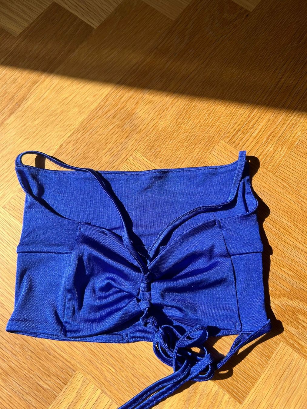 Top: Subdued Crop Top – Nuovo (secondo la descrizione) da Zürich venduto da ain_njc7 2
