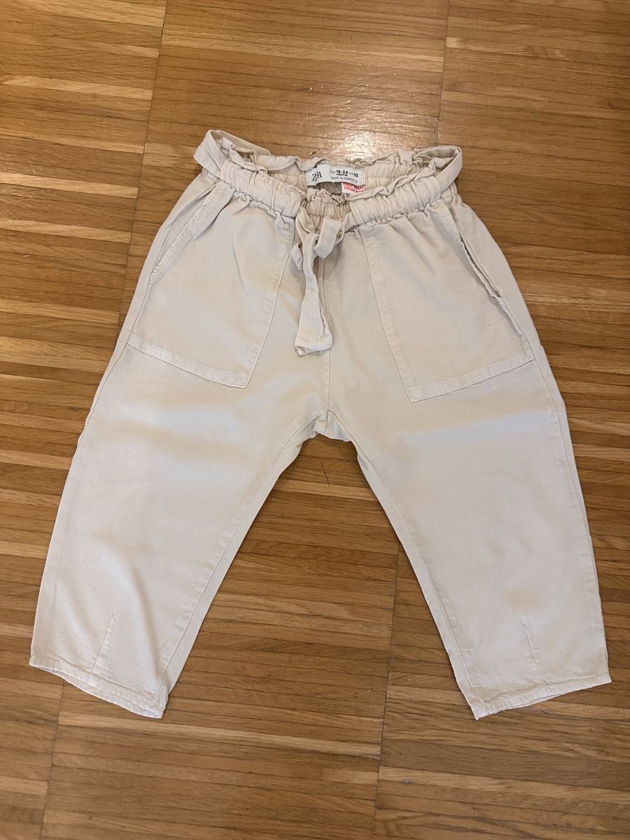 Zara Pantaloni: Leichte Hose Zara, Gr 86/92 – Usato da Zürich venduto da Freudefant