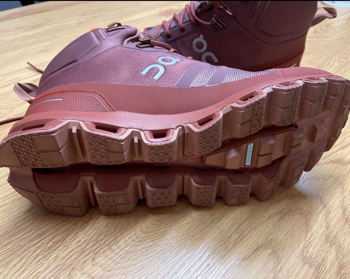 Scarpe da donna: ON CLOUDROCK Wander/Hiking/Freizeitschuh – Usato da Männedorf venduto da k3_ac 1