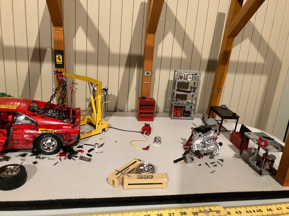 Diorama Ferrari Werkstatt Garage 1:24