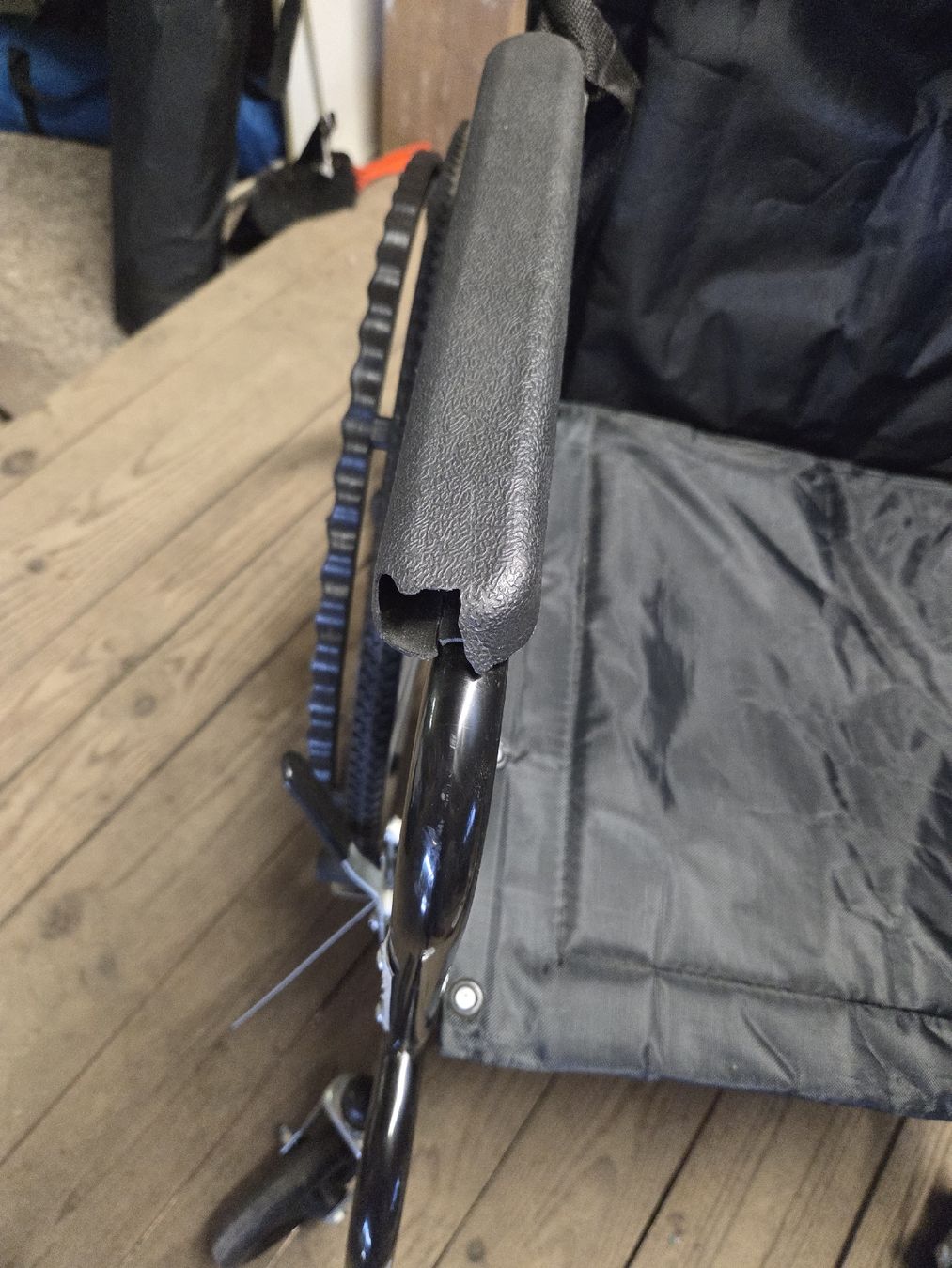 Chaises roulantes: Rollstuhl klappbar – D'occasion à Wädenswil par weihpos 2