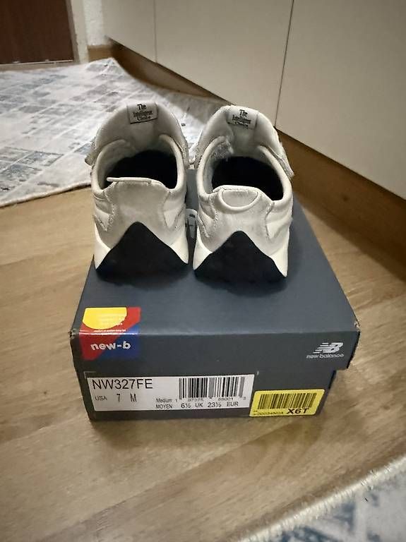 Scarpe per ragazzi: New Balance 327 GR.23.5  – Usato da Kloten venduto da Privat2011 2