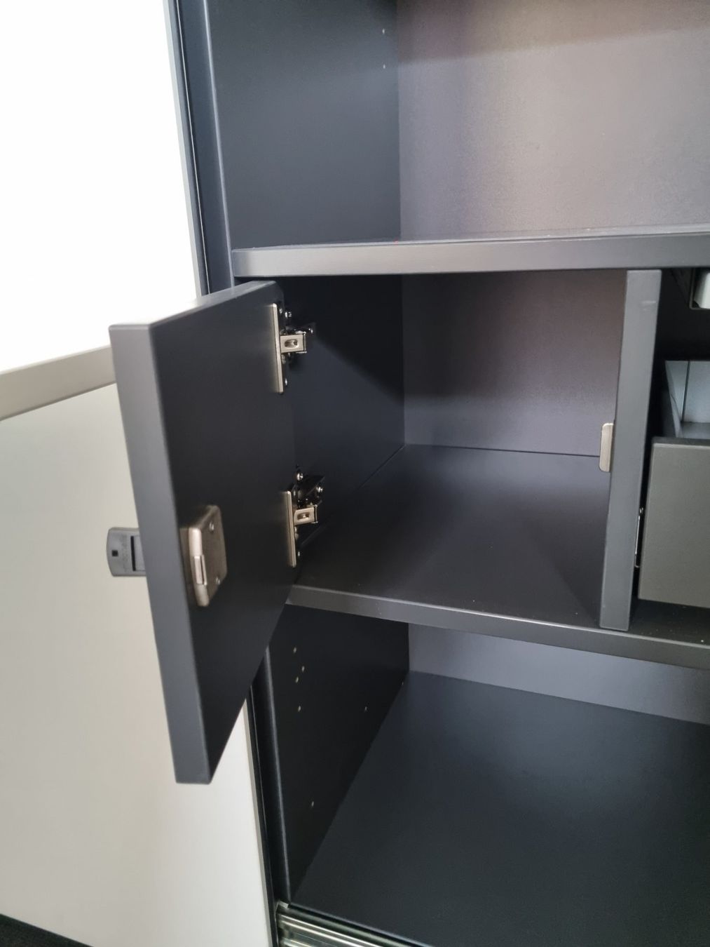 Regale: Ophelis Orga.cube Stauraummöbel, Doppelgarage – Gebraucht aus Biel/Bienne von Bureaurama 2