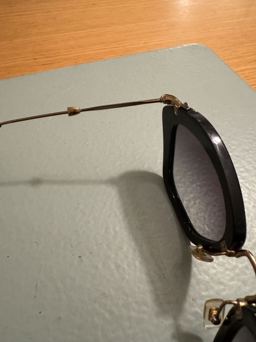 Miu Miu Brillen & Gläser: Sonnenbrille von Miu Miu – Gebraucht aus Staufen von SchoenGut 2