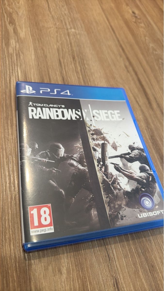 Giochi: Jeu PS4 Tom Clancy's Rainbow Six Siege  – Usato da Lutry venduto da Thunder1981