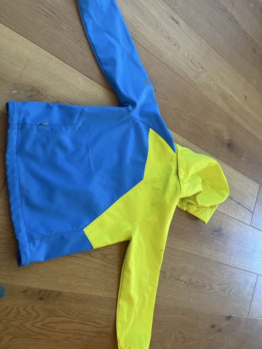Mckinley Jacken & Mäntel: Softshell Jacke McKinley 116 – Gebraucht aus Balmberg von Berglihof 1