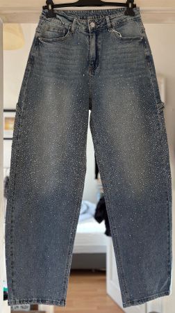 JEANS BALOON AVEC STRASS! M DERNIER PRIX!