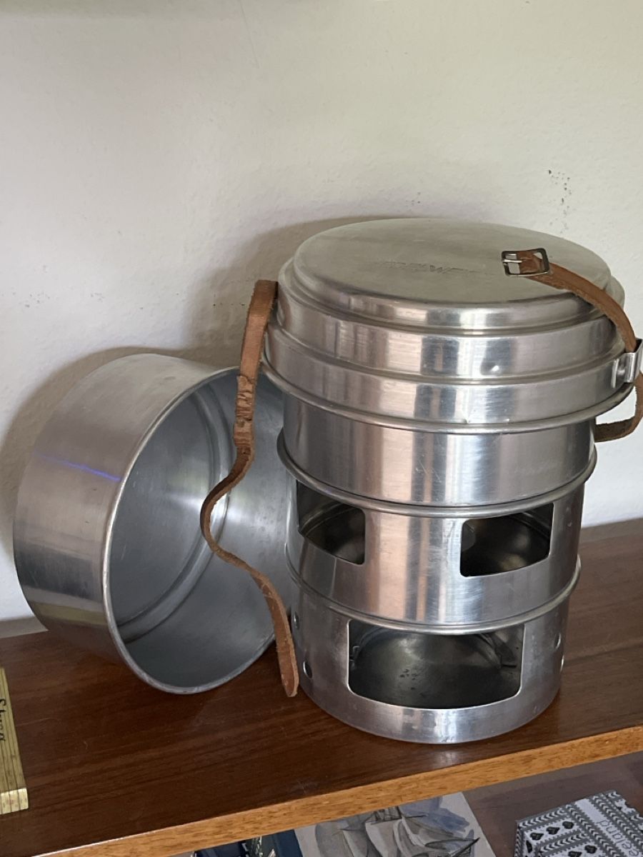 Casseroles: Camping Kochgestell Primus Edwlweiss – D'occasion à Niederurnen par gebrauchtbrauchbar