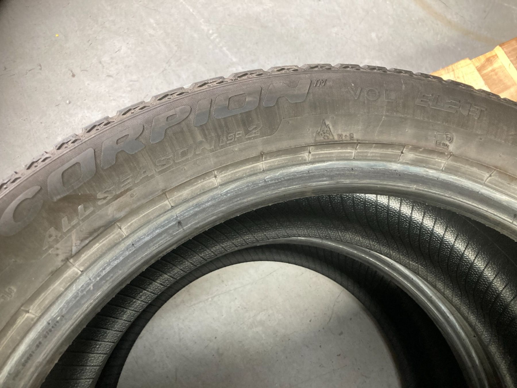 Pirelli Pneumatici & Ruote complete: 255/45R19 Pirelli Allseason – Usato da Cham venduto da WB2223 4