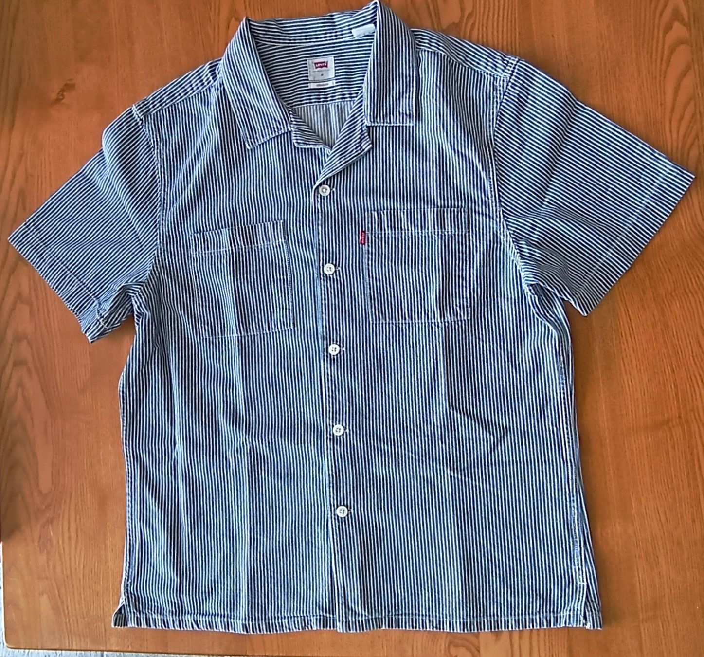 Hemden: Levi's Herren Hemd kurzarm gestreift Grösse M – Gebraucht aus Tesserete von unicuique-suum