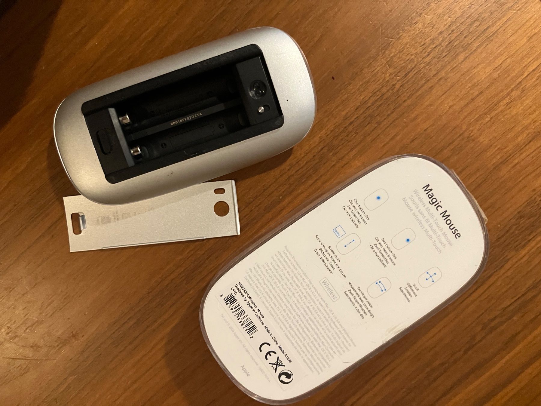Apple Souris: Apple Magic Mouse neuwertig – Neuf (Voir description) à Zürich par hernen 1