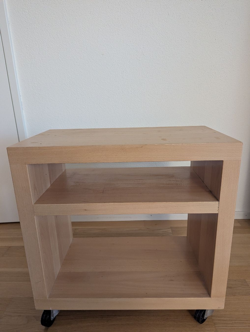 Banconi: Rollen - Beistelltisch aus Holz – Usato da Zürich venduto da ver_zgf7 3