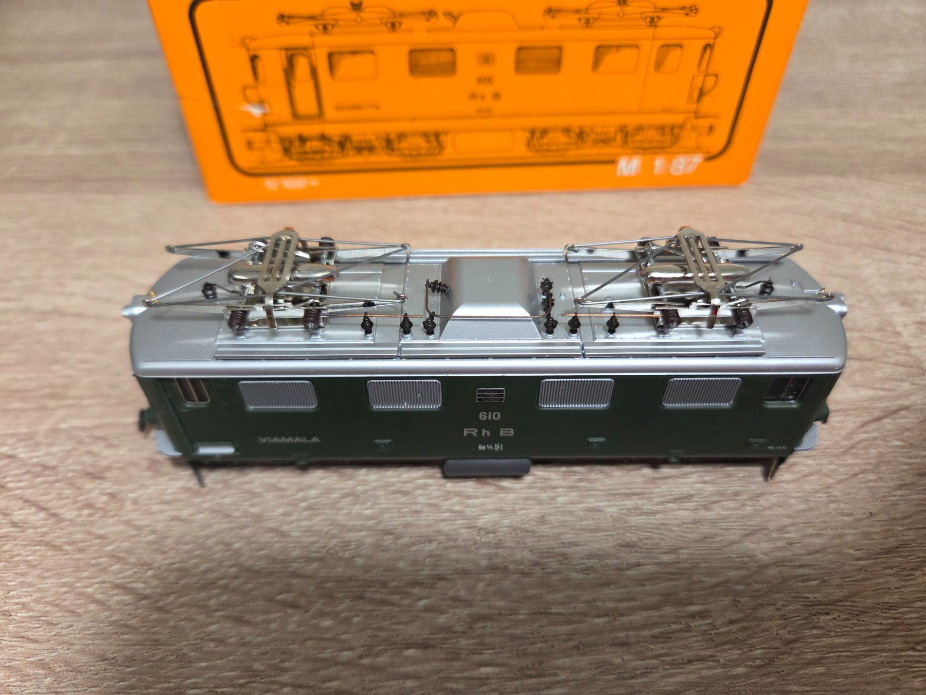 Bemo Modellini di ferrovie: Bemo 1250/10 E-Lok Viamala RhB H0m – Usato da St-Aubin-Sauges venduto da Lo_Go 4