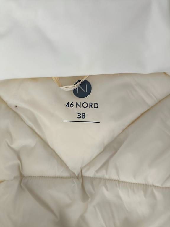 Giacche: Weisse Winterjacke Gr. 38 – Usato da Thun venduto da Kevinke80 2